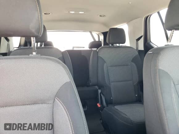 2019 Chevrolet Traverse LT Cloth z VIN 1GNEVMKW7KJ166875, wystawiony jako Copart lot #80469475 z przebiegiem 35 196 mil mil oraz Czysty tytuł • Clean title. Historia ofert i sprzedaży dostępna na DreamBid. Obrazek 10.