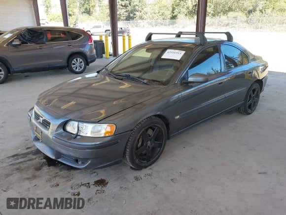 2004 Volvo S60 R с VIN YV1RH52YX42351678, выставлен на аукционе IAAI как лот 43316913 с пробегом 231 995 миль миль и . История ставок и продаж доступна на DreamBid. Изображение 2.