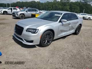2023 Chrysler 300 Touring L с VIN 2C3CCADG7PH609307, выставлен на аукционе Copart как лот 56468485 с пробегом 13 608 миль миль и Списание • Salvage title. История ставок и продаж доступна на DreamBid. Изображение 1.