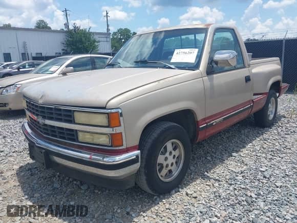 1992 Chevrolet Silverado 1500 с VIN 1GCDC14K1NZ181526, выставлен на аукционе IAAI как лот 42756207 с пробегом 170 903 миль миль и . История ставок и продаж доступна на DreamBid. Изображение 2.