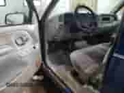 2000 Chevrolet Silverado 2500 z VIN 1GCGK24R4YR192494, wystawiony jako Copart lot #41859315 z przebiegiem 192 474 mil mil oraz Czysty tytuł • Clean title. Historia ofert i sprzedaży dostępna na DreamBid. Obrazek 8.