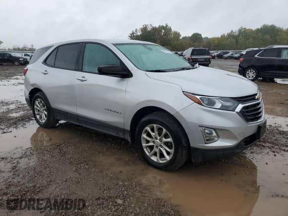 2021 Chevrolet Equinox LS z VIN 3GNAXSEV5MS172451, wystawiony jako Copart lot #80827035 z przebiegiem 111 506 mil mil oraz Szkoda całkowita • Salvage title. Historia ofert i sprzedaży dostępna na DreamBid. Obrazek 4.