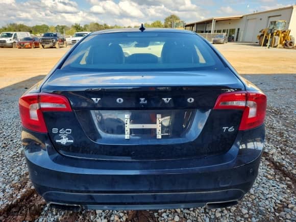 2015 Volvo S60 T6 Drive-E с VIN YV149MFK8F1342252, выставлен на аукционе Copart как лот 83806055 с пробегом 74 549 миль миль и Чистый • Clean title. История ставок и продаж доступна на DreamBid. Изображение 6.