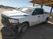 2020 Ram 1500 Tradesman z VIN 1C6SRECG1LN386169, wystawiony jako Copart lot #75056974 z przebiegiem 81 864 mil mil oraz Szkoda całkowita • Salvage title. Historia ofert i sprzedaży dostępna na DreamBid. Obrazek 1.