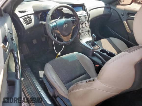 2015 Hyundai Genesis Coupe 3.8L Base с VIN KMHHT6KJ8FU130611, выставлен на аукционе Copart как лот 65646275 с пробегом 82 644 миль миль и Списание • Salvage title. История ставок и продаж доступна на DreamBid. Изображение 8.