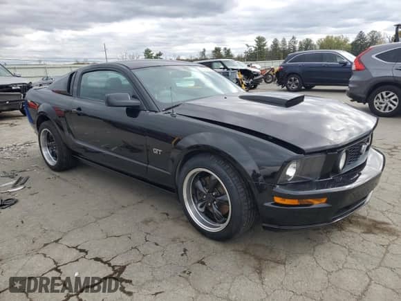 2007 Ford Mustang GT Deluxe z VIN 1ZVHT82H075220762, wystawiony jako Copart lot #90052055 z przebiegiem 103 359 mil mil oraz Czysty tytuł • Clean title. Historia ofert i sprzedaży dostępna na DreamBid. Obrazek 4.