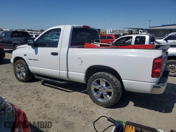 2007 Dodge 1500 SLT z VIN 1D7HA16217J521107, wystawiony jako Copart lot #63311714 z przebiegiem 162 428 mil mil oraz Szkoda całkowita • Salvage title. Historia ofert i sprzedaży dostępna na DreamBid. Obrazek 2.