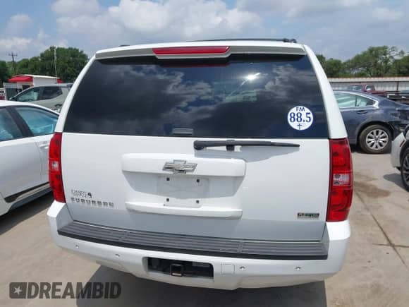 2010 Chevrolet Suburban LT с VIN 1GNUKJE31AR258553, выставлен на аукционе IAAI как лот 42134065 с пробегом 187 678 миль миль и . История ставок и продаж доступна на DreamBid. Изображение 16.