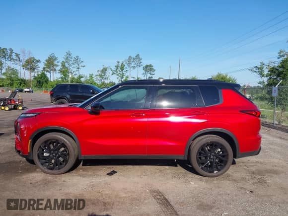 2024 Mitsubishi Outlander SEL with VIN JA4J3WA85RZ079008, listed as a IAAI auction lot 42344078 with 17,317 mi miles and . Bid and sale history available at DreamBid. Image 14.