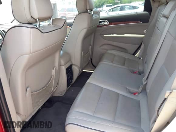 2011 Jeep Grand Cherokee Overland z VIN 1J4RR6GT5BC517175, wystawiony jako IAAI lot #42400415 z przebiegiem 197 019 mil mil oraz . Historia ofert i sprzedaży dostępna na DreamBid. Obrazek 8.