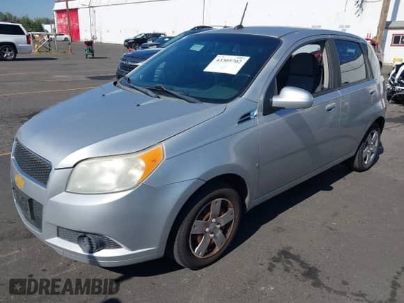 2009 Chevrolet Aveo 1LT with VIN KL1TD66E09B338918, listed as a IAAI auction lot 43305702 with 176,476 mi miles and . Bid and sale history available at DreamBid. Image 2.