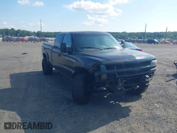 1999 Chevrolet Silverado 1500 LS with VIN 1GCEK19T6XE118540, listed as a IAAI auction lot 42950227 with 328,393 mi miles and . Bid and sale history available at DreamBid. Image 1.