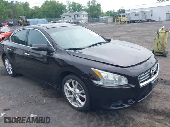 2014 Nissan Maxima SV z VIN 1N4AA5AP2EC489345, wystawiony jako IAAI lot #42511861 z przebiegiem 136 155 mil mil oraz . Historia ofert i sprzedaży dostępna na DreamBid. Obrazek 1.