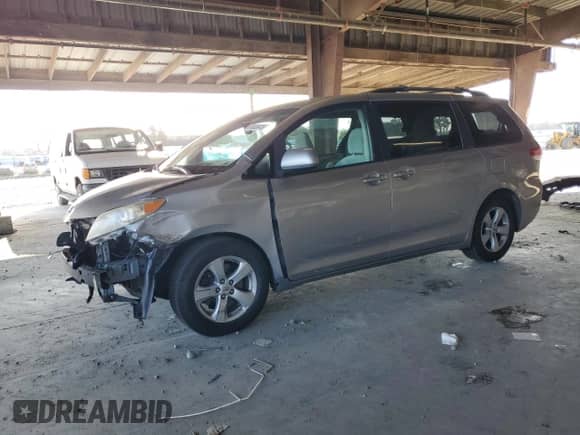 2011 Toyota Sienna LE AAS with VIN 5TDKK3DCXBS151288, listed as a Copart auction lot 81023415 with 138,478 mi miles and Salvage title. Bid and sale history available at DreamBid. Image 1.