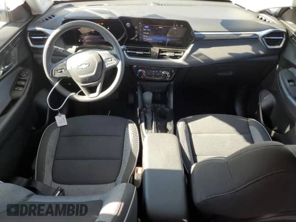 2025 Chevrolet TrailBlazer LT with VIN KL79MRSL0SB218600, listed as a Copart auction lot 86840465 with 6,756 mi miles and Non repairable. Bid and sale history available at DreamBid. Image 8.
