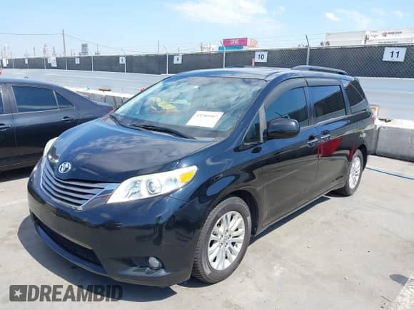 2017 Toyota Sienna XLE Auto Access Seat with VIN 5TDYZ3DC2HS865740, listed as a IAAI auction lot 43289507 with 413,333 mi miles and . Bid and sale history available at DreamBid. Image 2.