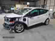 2023 Chevrolet Bolt EV 1LT z VIN 1G1FW6S06P4101564, wystawiony jako Copart lot #69358055 z przebiegiem Nie podano mil oraz Szkoda całkowita • Salvage title. Historia ofert i sprzedaży dostępna na DreamBid. Obrazek 1.