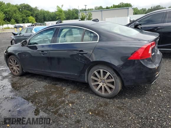 2017 Volvo S60 Inscription Platinum с VIN LYV402TM6HB130732, выставлен на аукционе Copart как лот 62185665 с пробегом 62 451 миль миль и Списание • Salvage title. История ставок и продаж доступна на DreamBid. Изображение 2.