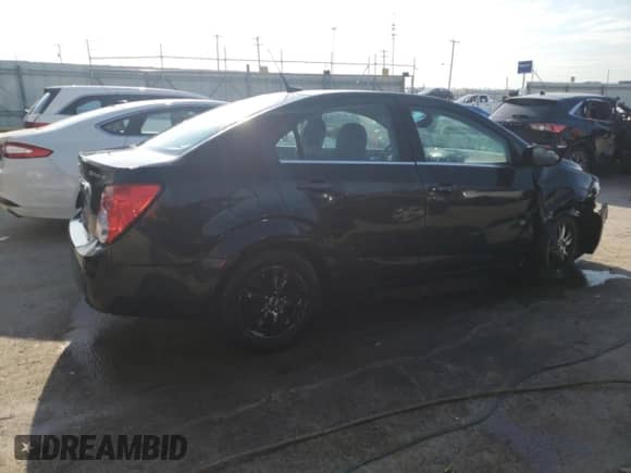 2013 Chevrolet Sonic LT с VIN 1G1JD5SG9D4196723, выставлен на аукционе Copart как лот 50948065 с пробегом 76 311 миль миль и На запчасти • Non repairable. История ставок и продаж доступна на DreamBid. Изображение 3.