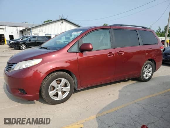 2014 Toyota Sienna LE with VIN 5TDKK3DC5ES453186, listed as a Copart auction lot 58608075 with 152,732 mi miles and Salvage title. Bid and sale history available at DreamBid. Image 1.