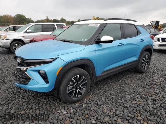 2025 Chevrolet TrailBlazer ACTIV z VIN KL79MSSL0SB018971, wystawiony jako Copart lot #81477975 z przebiegiem 14 477 mil mil oraz Szkoda całkowita • Salvage title. Historia ofert i sprzedaży dostępna na DreamBid. Obrazek 1.