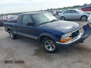 1999 Chevrolet S-10 LS с VIN 1GCCS19X8X8160572, выставлен на аукционе IAAI как лот 42712147 с пробегом 150 886 миль миль и . История ставок и продаж доступна на DreamBid. Изображение 1.