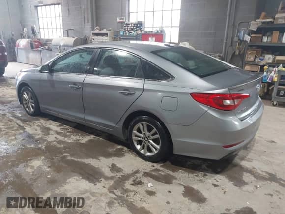 2016 Hyundai Sonata SE с VIN 5NPE24AF2GH303675, выставлен на аукционе IAAI как лот 43445447 с пробегом 187 797 миль миль и . История ставок и продаж доступна на DreamBid. Изображение 3.
