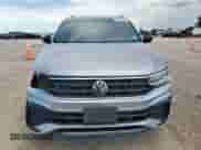 2022 Volkswagen Tiguan SE R-Line Black z VIN 3VV8B7AX8NM059661, wystawiony jako Copart lot #62700925 z przebiegiem 57 134 mil mil oraz Szkoda całkowita • Salvage title. Historia ofert i sprzedaży dostępna na DreamBid. Obrazek 5.
