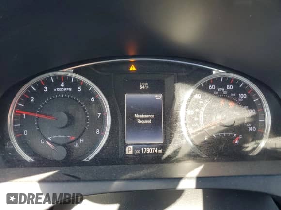 2015 Toyota Camry SE z VIN 4T1BF1FKXFU066963, wystawiony jako Copart lot #82642705 z przebiegiem 179 074 mil mil oraz Szkoda całkowita • Salvage title. Historia ofert i sprzedaży dostępna na DreamBid. Obrazek 9.