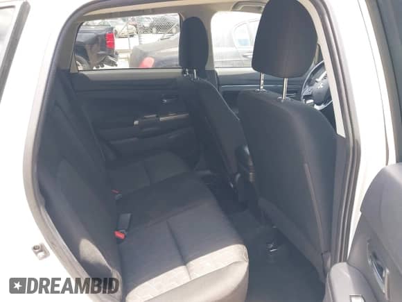 2021 Mitsubishi Outlander ES z VIN JA4ARUAUXMU019523, wystawiony jako IAAI lot #42336090 z przebiegiem 62 633 mil mil oraz . Historia ofert i sprzedaży dostępna na DreamBid. Obrazek 8.