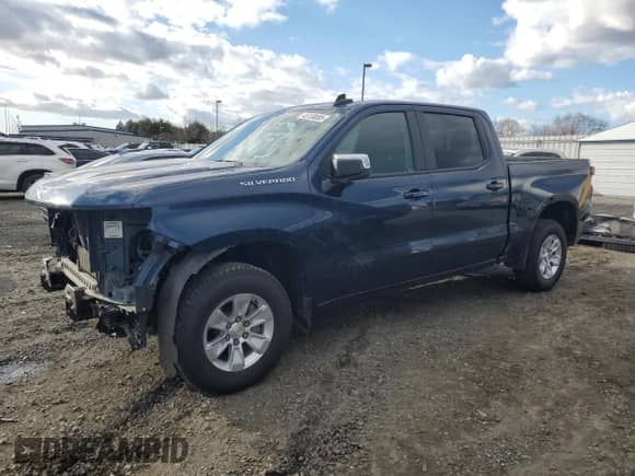 2021 Chevrolet Silverado 1500 LT с VIN 3GCPWCET6MG321060, выставлен на аукционе Copart как лот 45138885 с пробегом 56 417 миль миль и Списание • Salvage title. История ставок и продаж доступна на DreamBid. Изображение 1.