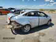2014 Ford Fiesta SE z VIN 3FADP4BJ9EM121114, wystawiony jako Copart lot #67638925 z przebiegiem 275 956 mil mil oraz Szkoda całkowita • Salvage title. Historia ofert i sprzedaży dostępna na DreamBid. Obrazek 3.