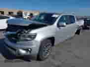 2020 Chevrolet Colorado 2WD Work Truck с VIN 1GCGSBEN0L1209889, выставлен на аукционе IAAI как лот 40390370 с пробегом 67 417 миль миль и . История ставок и продаж доступна на DreamBid. Изображение 2.
