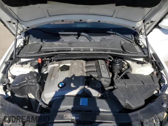 2006 BMW 3 Series 330i с VIN WBAVB33596PS17701, выставлен на аукционе Copart как лот 86074485 с пробегом 117 606 миль миль и Чистый • Clean title. История ставок и продаж доступна на DreamBid. Изображение 11.