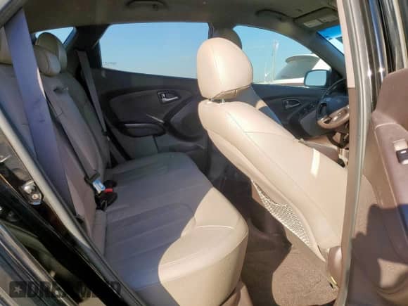 2015 Hyundai Tucson SE z VIN KM8JU3AG9FU018886, wystawiony jako Copart lot #85345155 z przebiegiem 131 012 mil mil oraz Szkoda całkowita • Salvage title. Historia ofert i sprzedaży dostępna na DreamBid. Obrazek 10.