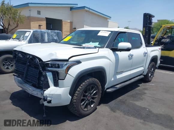 2023 Toyota Tundra Limited Hybrid z VIN 5TFJC5DBXPX037076, wystawiony jako IAAI lot #42324604 z przebiegiem 39 900 mil mil oraz . Historia ofert i sprzedaży dostępna na DreamBid. Obrazek 15.