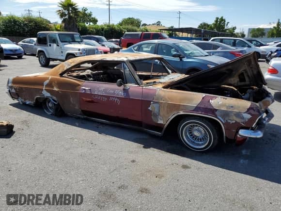 1965 Chevrolet Impala z VIN 164375L212446, wystawiony jako Copart lot #55611653 z przebiegiem Nie podano mil oraz Nie do naprawy • Non repairable. Historia ofert i sprzedaży dostępna na DreamBid. Obrazek 4.