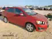 2012 Chevrolet Sonic LS z VIN 1G1JA5SH8C4204195, wystawiony jako Copart lot #80571705 z przebiegiem Nie podano mil oraz Czysty tytuł • Clean title. Historia ofert i sprzedaży dostępna na DreamBid. Obrazek 4.