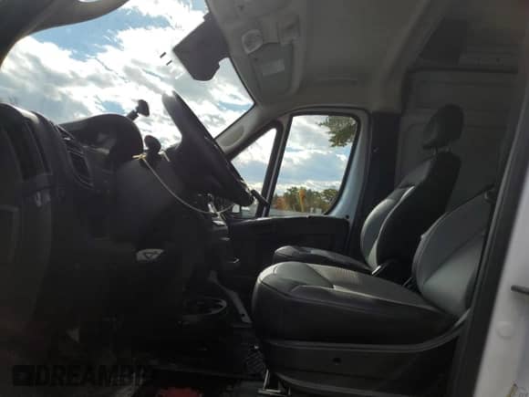 2025 Ram ProMaster Cargo Tradesman z VIN 3C6MRVHG7SE517898, wystawiony jako Copart lot #89656095 z przebiegiem 20 625 mil mil oraz Czysty tytuł • Clean title. Historia ofert i sprzedaży dostępna na DreamBid. Obrazek 7.