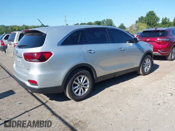 2020 Kia Sorento LX with VIN 5XYPGDA31LG704491, listed as a IAAI auction lot 42709635 with 84,235 mi miles and . Bid and sale history available at DreamBid. Image 4.