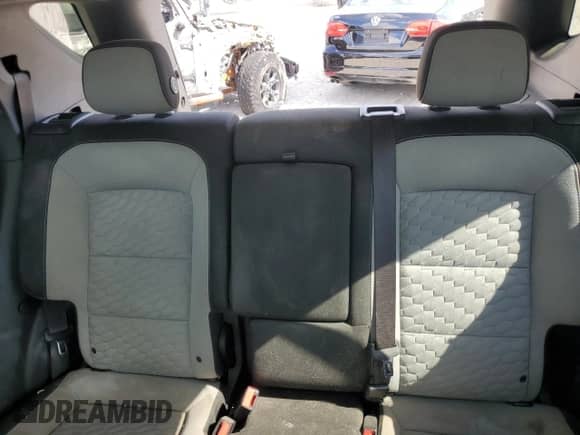 2018 Chevrolet Equinox LT с VIN 2GNAXSEV8J6128745, выставлен на аукционе Copart как лот 84354315 с пробегом 112 004 миль миль и Списание • Salvage title. История ставок и продаж доступна на DreamBid. Изображение 10.