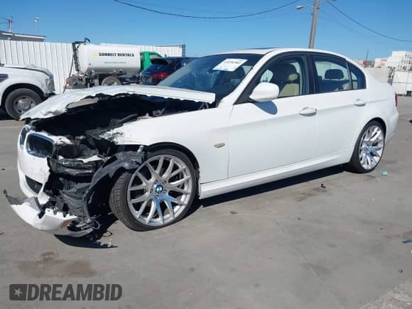 2009 BMW 3 Series 328i with VIN WBAPH53529A435361, listed as a IAAI auction lot 43336583 with 145,413 mi miles and . Bid and sale history available at DreamBid. Image 16.