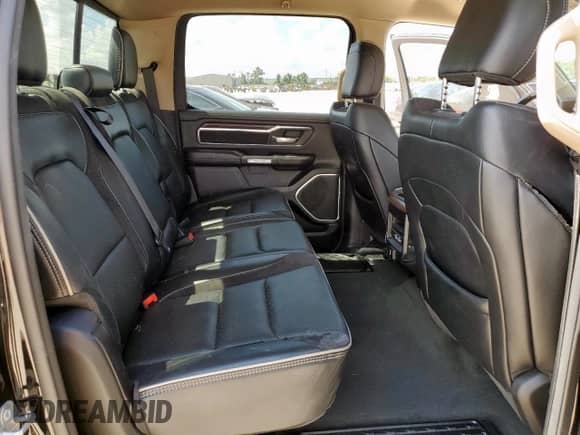 2021 Ram 1500 Laramie z VIN 1C6RREJT7MN801351, wystawiony jako Copart lot #81655935 z przebiegiem 42 313 mil mil oraz Szkoda całkowita • Salvage title. Historia ofert i sprzedaży dostępna na DreamBid. Obrazek 10.