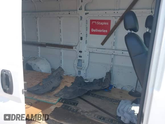 2023 Ram ProMaster Cargo с VIN 3C6MRVJG6PE512967, выставлен на аукционе IAAI как лот 43073119 с пробегом 102 133 миль миль и . История ставок и продаж доступна на DreamBid. Изображение 8.