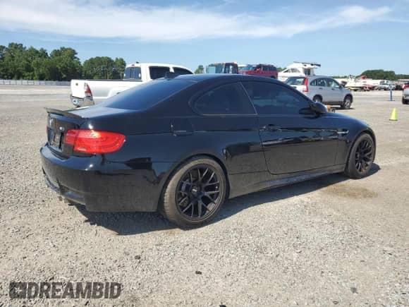2011 BMW M3 с VIN WBSKG9C58BE796995, выставлен на аукционе Copart как лот 66617735 с пробегом 71 470 миль миль и Списание • Salvage title. История ставок и продаж доступна на DreamBid. Изображение 3.