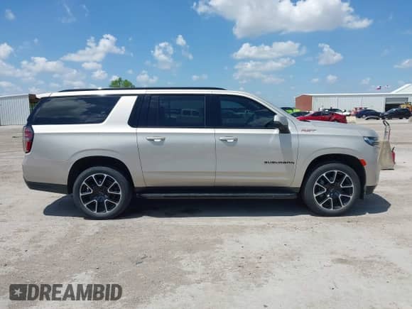 2022 Chevrolet Suburban RST с VIN 1GNSCEKD9NR230711, выставлен на аукционе IAAI как лот 42086329 с пробегом 115 792 миль миль и . История ставок и продаж доступна на DreamBid. Изображение 14.
