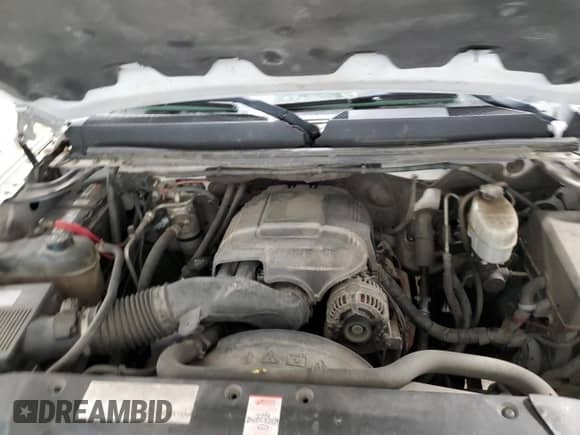 2009 GMC Sierra 1500 z VIN 1GTHC49K59E140731, wystawiony jako Copart lot #85445764 z przebiegiem 245 081 mil mil oraz Szkoda całkowita • Salvage title. Historia ofert i sprzedaży dostępna na DreamBid. Obrazek 11.