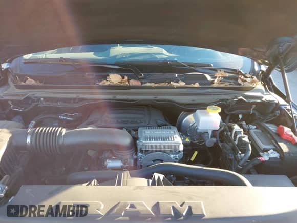 2024 Ram 1500 Big Horn z VIN 1C6SRFFT6RN232094, wystawiony jako IAAI lot #40893906 z przebiegiem 16 501 mil mil oraz . Historia ofert i sprzedaży dostępna na DreamBid. Obrazek 10.