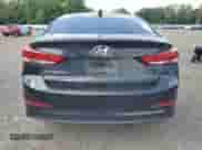 2017 Hyundai Elantra Value Edition z VIN KMHD84LF3HU426007, wystawiony jako Copart lot #67556195 z przebiegiem 89 217 mil mil oraz Szkoda całkowita • Salvage title. Historia ofert i sprzedaży dostępna na DreamBid. Obrazek 6.