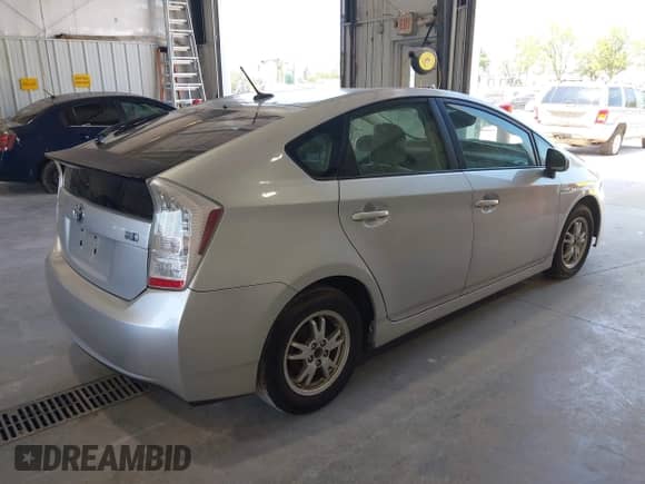2011 Toyota Prius III with VIN JTDKN3DU4B0267637, listed as a IAAI auction lot 42907442 with 191,958 mi miles and . Bid and sale history available at DreamBid. Image 4.
